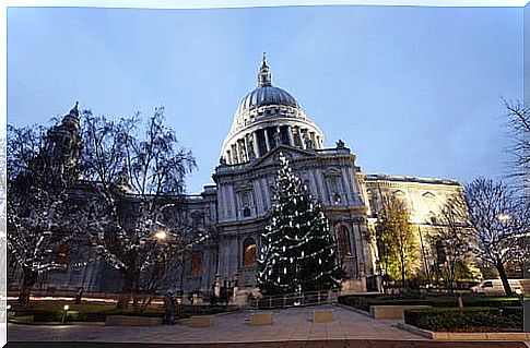 St. Paul's Cathedral in London at Christmas