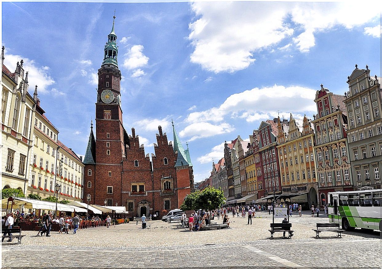 Wroclaw Market Square, a place for a low cost getaway