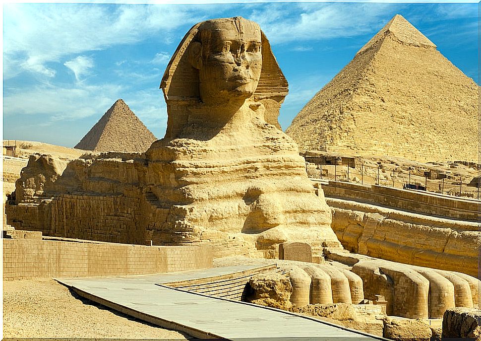 Great Sphinx of Giza, protagonist of fantastic legends