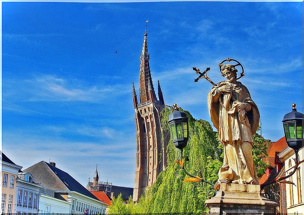 Church of Our Lady, one of the things to see in Bruges