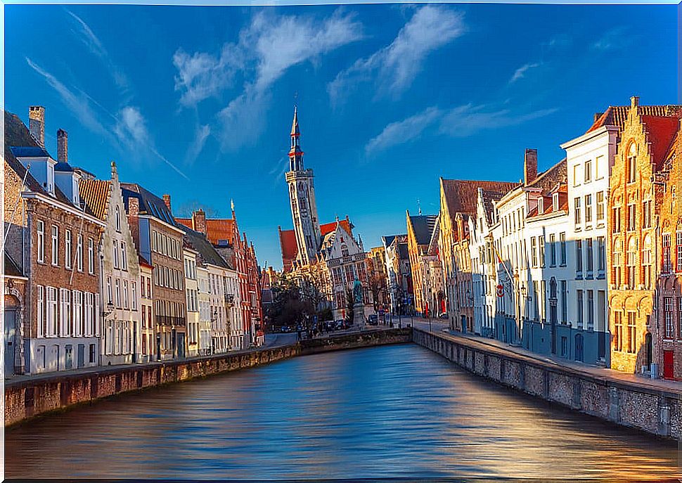 Quick guide to organize a trip to Brussels, Bruges and Ghent