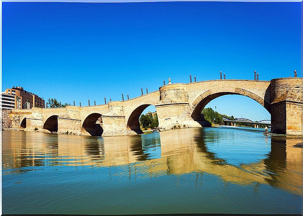 Puente de Piedra, one of the monuments of Zaragoza