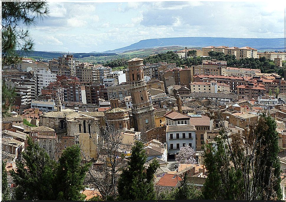 View of Tudela on the banks of the Ebro