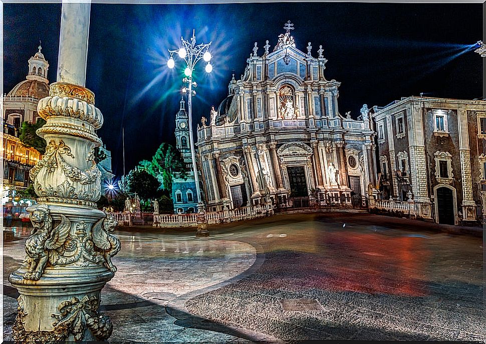 Enjoy Catania by night: Cathedral square