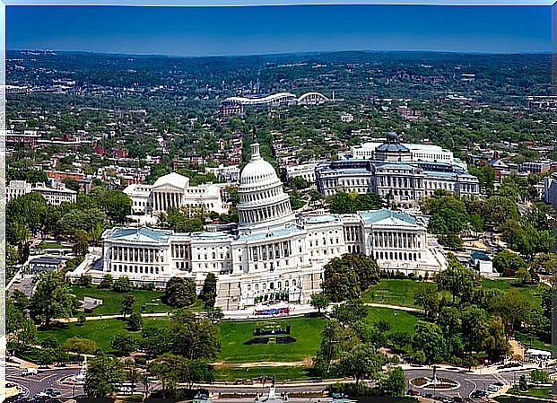 History and curiosities of the Washington Capitol