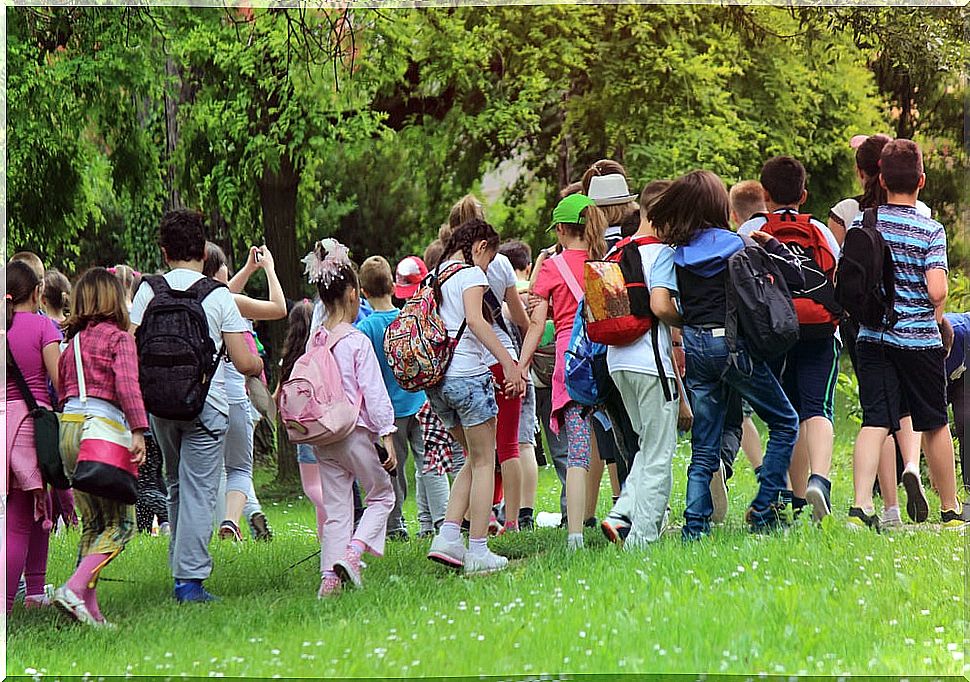 Children on a field trip with the school