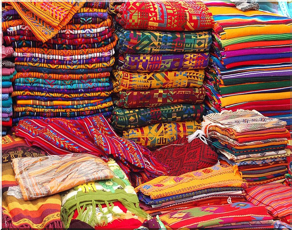 Indigenous tourism offers the possibility of buying numerous handicrafts.