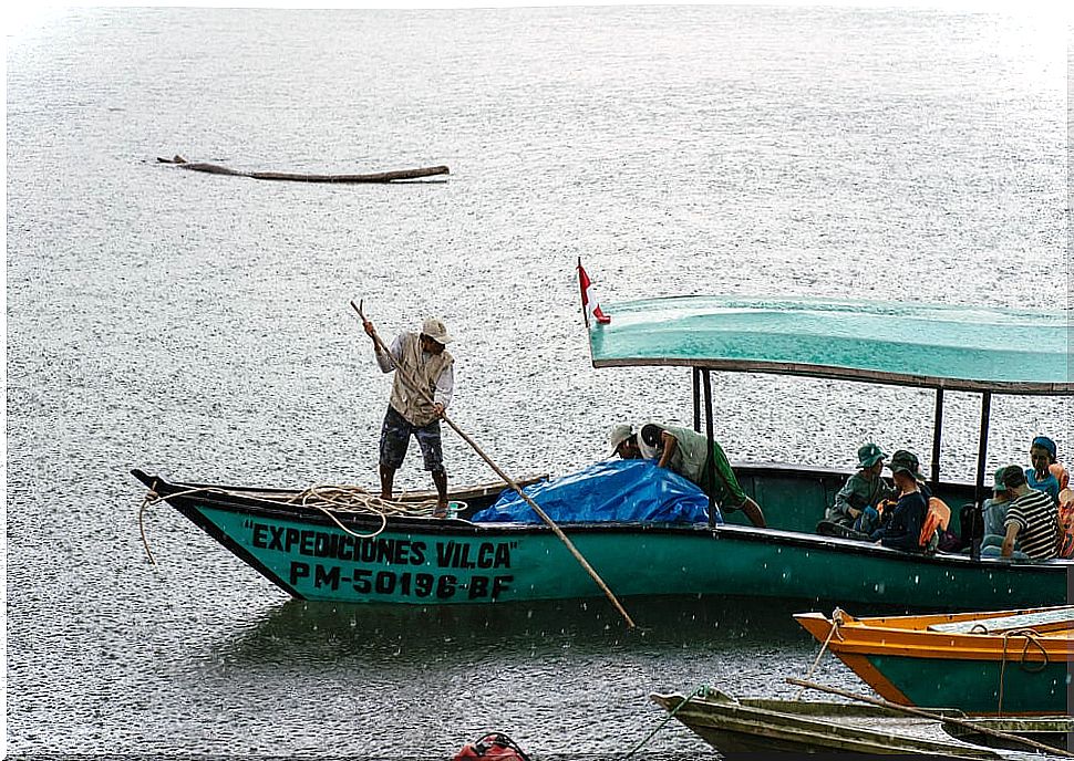 Tourist boat