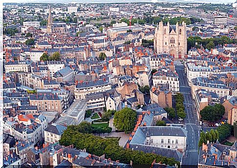 Nantes, ecological and legendary city