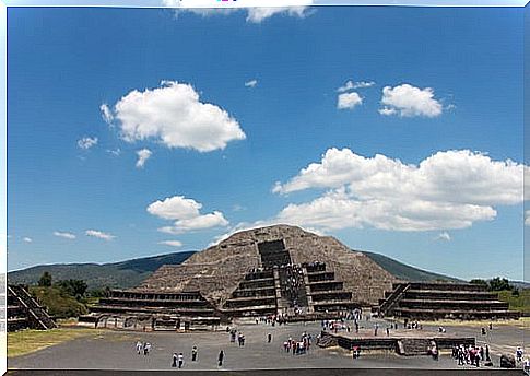 Pyramid of the Moon in Teotihuacán