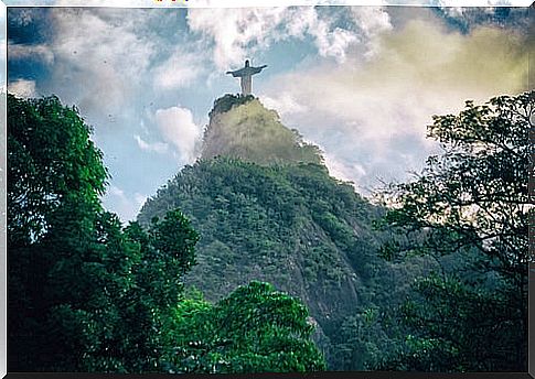 See Christ the Redeemer from Tijuca Park