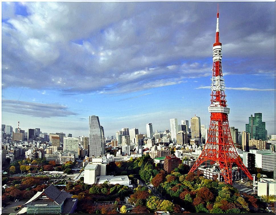 From Tokyo to other big cities: how to get there and what to see