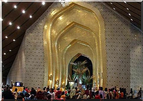 Banquet hall of Istana Nurul Iman