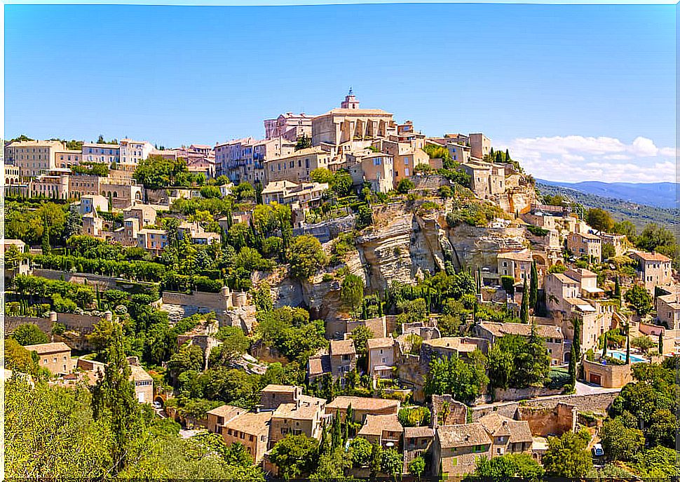 Gordes, a beautiful medieval village in Provence