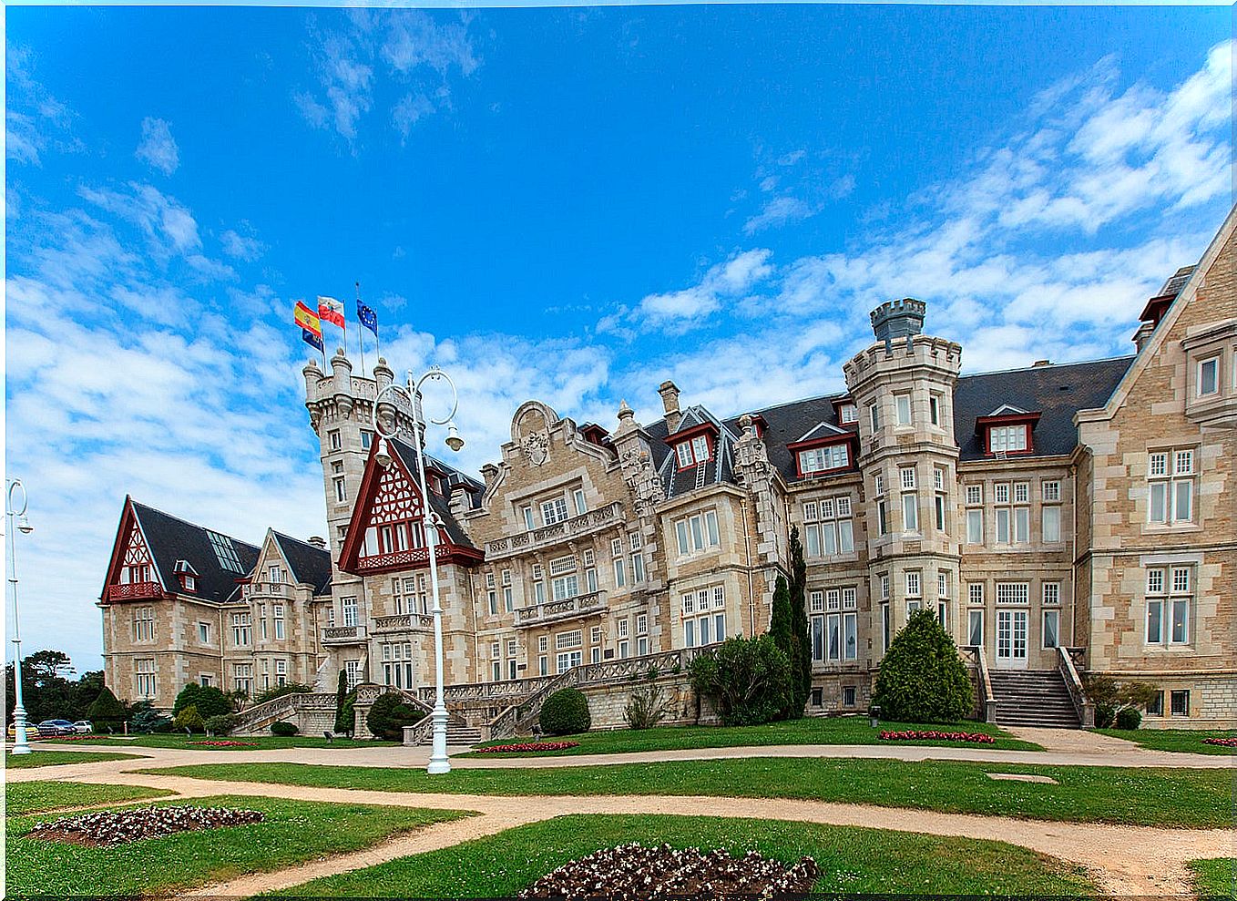 Visit the Magdalena Palace in Santander