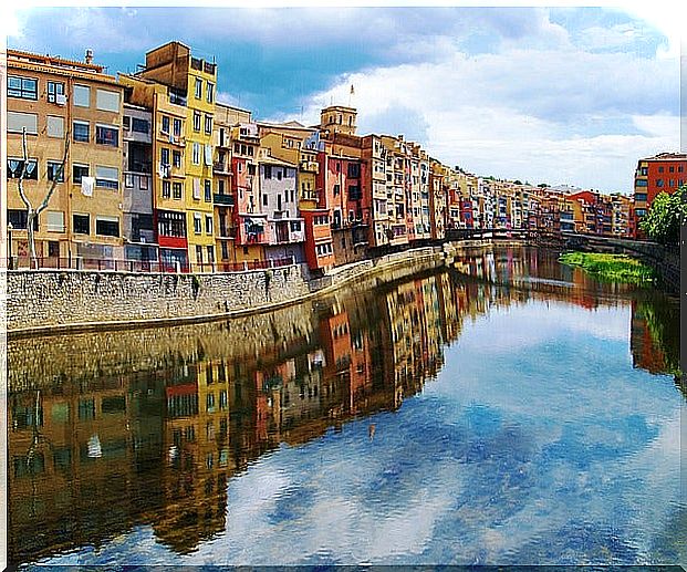 Casas del Onyar in the old town of Girona