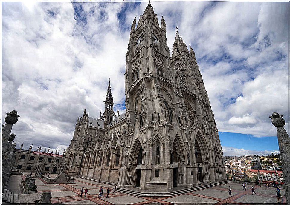 We visit the Basilica of the National Vow in Quito