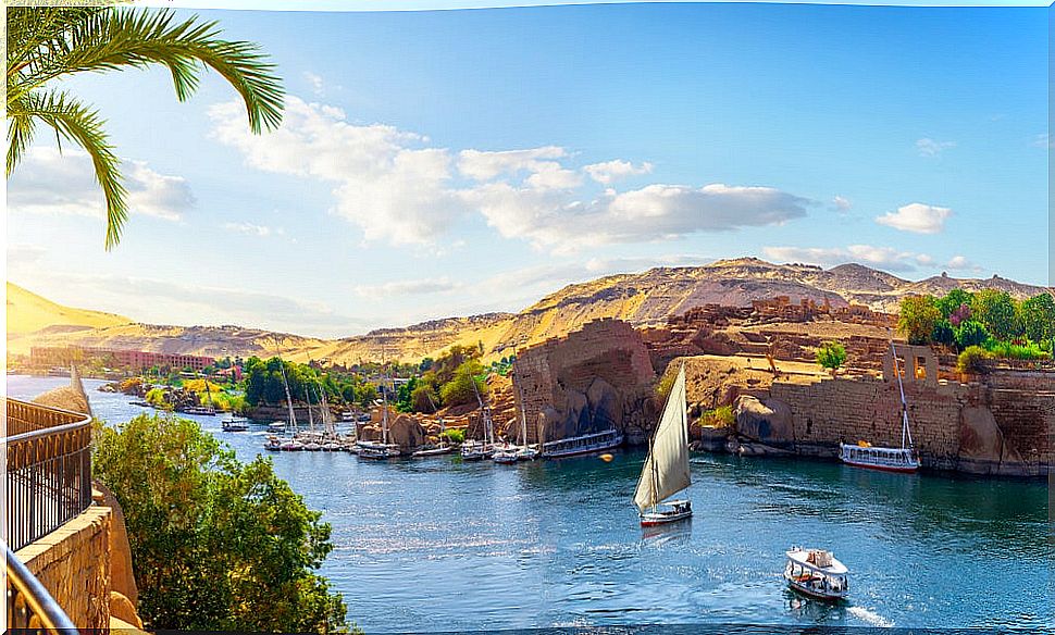 What is the experience of cruising the Nile like?