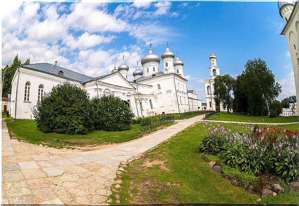 What to do near the Yuriev monastery in Russia